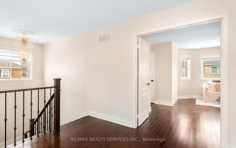4829 St. Martin Mews Mississauga ON L5M 7J9
