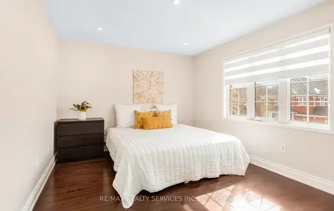 4829 St. Martin Mews Mississauga ON L5M 7J9