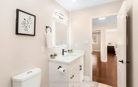 4829 St. Martin Mews Mississauga ON L5M 7J9