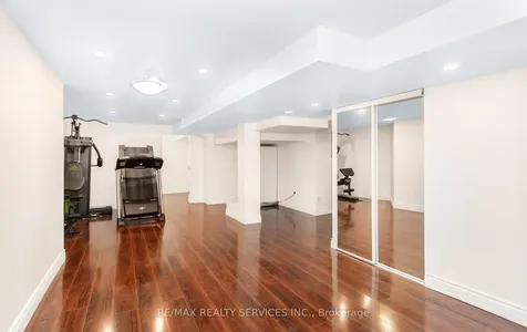 4829 St. Martin Mews Mississauga ON L5M 7J9
