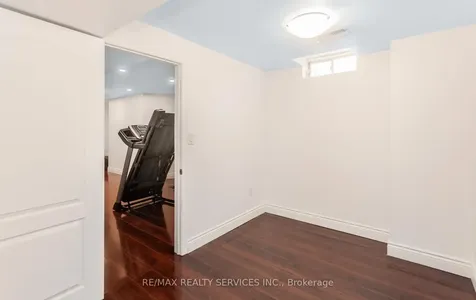 4829 St. Martin Mews Mississauga ON L5M 7J9
