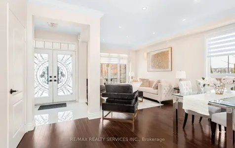 4829 St. Martin Mews Mississauga ON L5M 7J9
