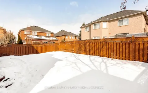 4829 St. Martin Mews Mississauga ON L5M 7J9