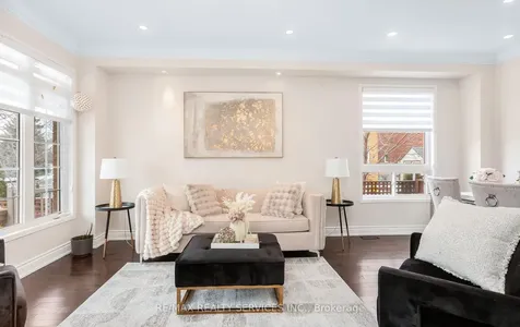 4829 St. Martin Mews Mississauga ON L5M 7J9