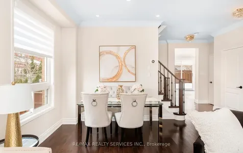 4829 St. Martin Mews Mississauga ON L5M 7J9