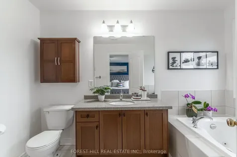 2019 Trawden Way Oakville ON L6M 0M3