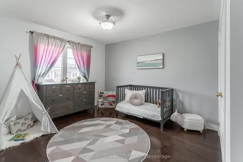 2019 Trawden Way Oakville ON L6M 0M3