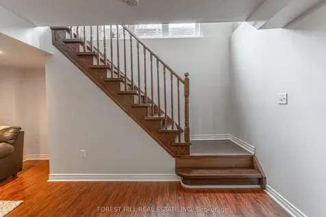 2019 Trawden Way Oakville ON L6M 0M3
