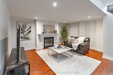 2019 Trawden Way Oakville ON L6M 0M3