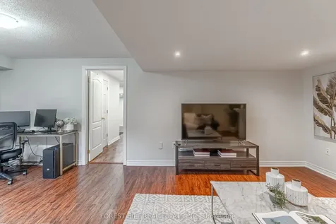 2019 Trawden Way Oakville ON L6M 0M3