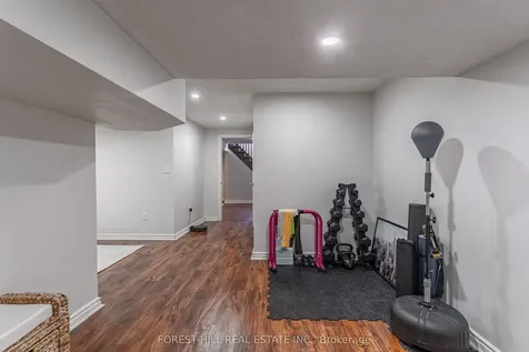 2019 Trawden Way Oakville ON L6M 0M3