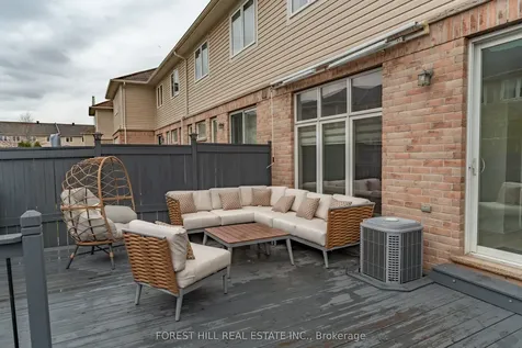 2019 Trawden Way Oakville ON L6M 0M3