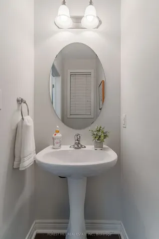2019 Trawden Way Oakville ON L6M 0M3