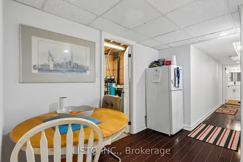 5255 Guildwood Way Mississauga ON L5R 4A9