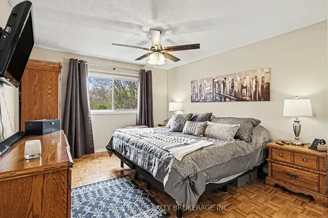 2122 Hunt Crescent Burlington ON L7M 2P3