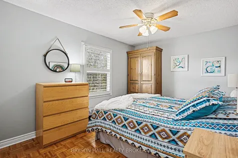 2122 Hunt Crescent Burlington ON L7M 2P3