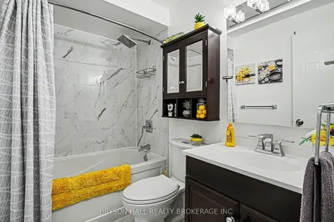 2122 Hunt Crescent Burlington ON L7M 2P3