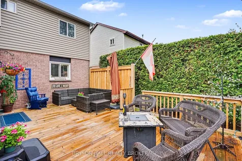 2122 Hunt Crescent Burlington ON L7M 2P3