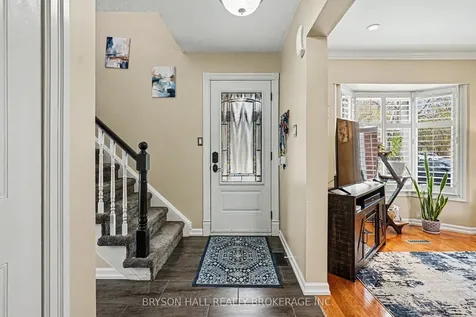 2122 Hunt Crescent Burlington ON L7M 2P3