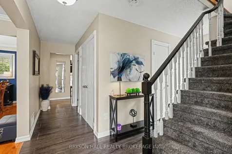 2122 Hunt Crescent Burlington ON L7M 2P3