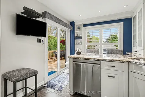 2122 Hunt Crescent Burlington ON L7M 2P3