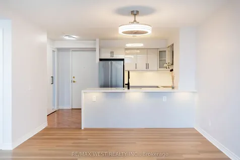 35 Kingsbridge Garden Circle Mississauga ON L5R 3Z5