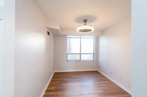 35 Kingsbridge Garden Circle Mississauga ON L5R 3Z5