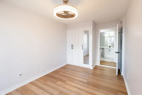 35 Kingsbridge Garden Circle Mississauga ON L5R 3Z5