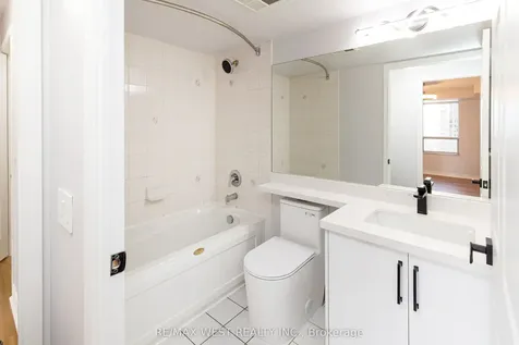 35 Kingsbridge Garden Circle Mississauga ON L5R 3Z5