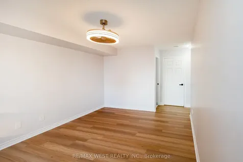 35 Kingsbridge Garden Circle Mississauga ON L5R 3Z5