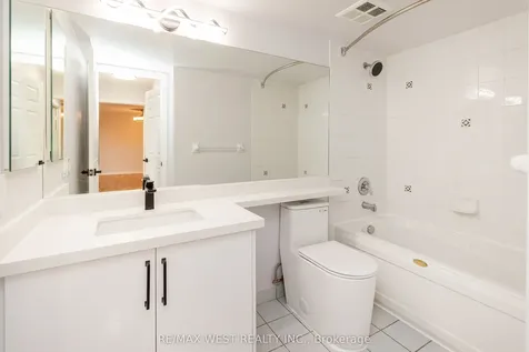 35 Kingsbridge Garden Circle Mississauga ON L5R 3Z5