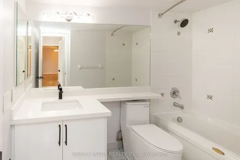 35 Kingsbridge Garden Circle Mississauga ON L5R 3Z5