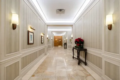 35 Kingsbridge Garden Circle Mississauga ON L5R 3Z5
