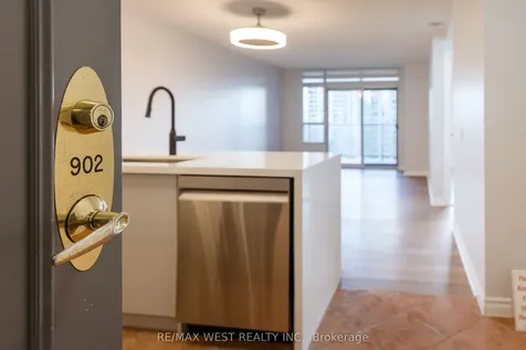 35 Kingsbridge Garden Circle Mississauga ON L5R 3Z5