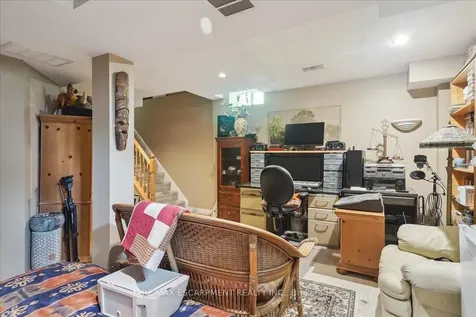 5224 Thornburn Drive Burlington ON L7L 6R4