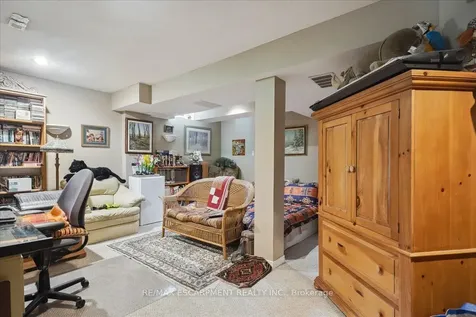 5224 Thornburn Drive Burlington ON L7L 6R4