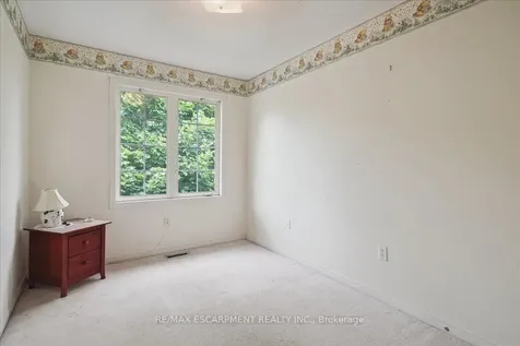 5224 Thornburn Drive Burlington ON L7L 6R4