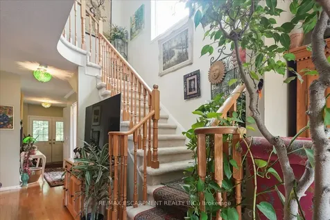 5224 Thornburn Drive Burlington ON L7L 6R4