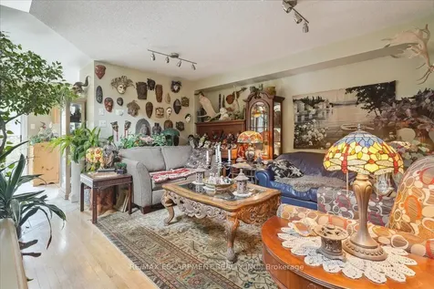5224 Thornburn Drive Burlington ON L7L 6R4
