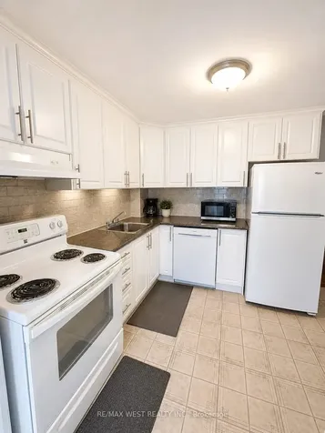 112 Silverthorn Avenue Toronto ON M6N 3J9