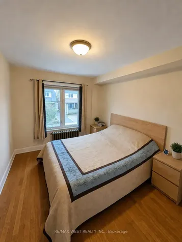 112 Silverthorn Avenue Toronto ON M6N 3J9
