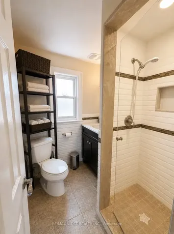 112 Silverthorn Avenue Toronto ON M6N 3J9