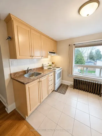 112 Silverthorn Avenue Toronto ON M6N 3J9