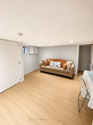 112 Silverthorn Avenue Toronto ON M6N 3J9