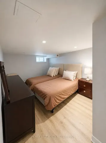 112 Silverthorn Avenue Toronto ON M6N 3J9