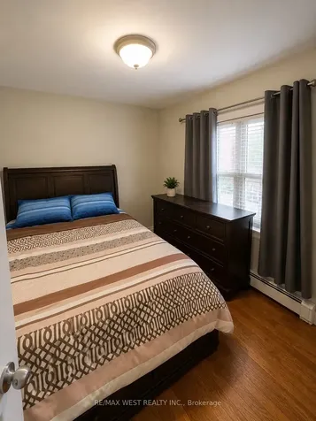 112 Silverthorn Avenue Toronto ON M6N 3J9
