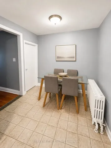 112 Silverthorn Avenue Toronto ON M6N 3J9