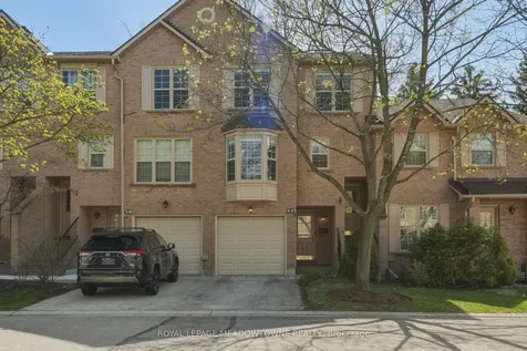 2272 Mowat Avenue Oakville ON L6H 5L8