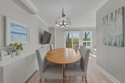 2272 Mowat Avenue Oakville ON L6H 5L8
