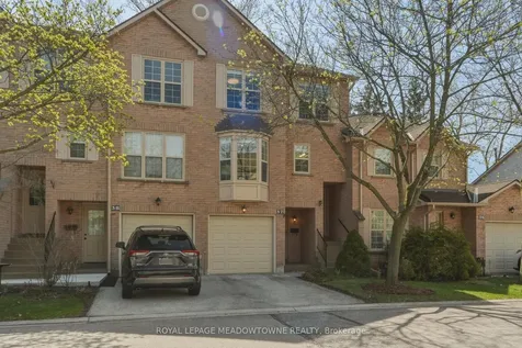 2272 Mowat Avenue Oakville ON L6H 5L8